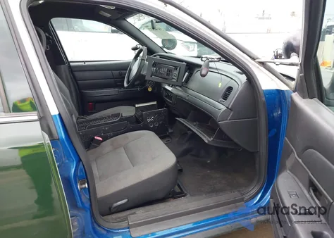 2011 Ford Crown Victoria Police Interceptor z USA, uszkodzony, nr VIN 2FABP7BVOBX176126